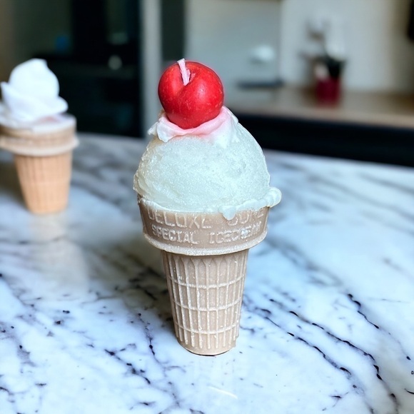 ⚠️SALE Candle // Handmade Ice Cream Cone Shaped Soy Wax Candle SEND OFFERS - Picture 5 of 5